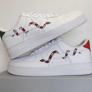 Beställ Custom skor  - Detta är exempel på vad vi kan erbjuda som design. Custom målade skor ! Skicka in dina finna skor till oss eller beställ helt nya med önskad design. Beställ genom att skicka ett meddelande till oss här eller via var Instagram @asphodel_jh ☺️