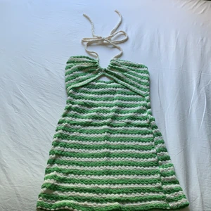 Klänning pull and bear  - Sommar klänning från pull & bear storlek XS! Använd 1 gång. Säljer för 200kr