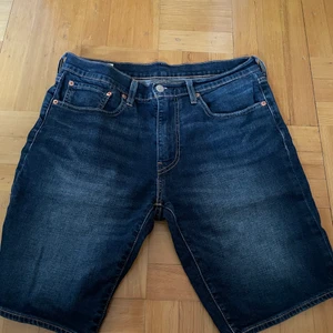 Levis jeans shorts - Jeans shorts i bra skick