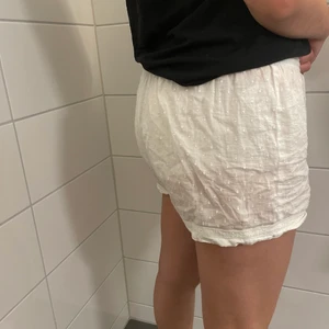 Linne shorts från Ellos  - Jätte fina linne shorts som kan vara lite genomskinliga 