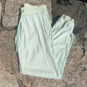 Velour mjukisbyxor S - Velour mjukisar från Cubus i stl S