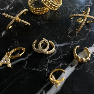 Äkta guld cuffs örhängen ring - Det på bilden är de sista jag har av dessa modeller. Erbjuder paketpris! Frakt: 12kr