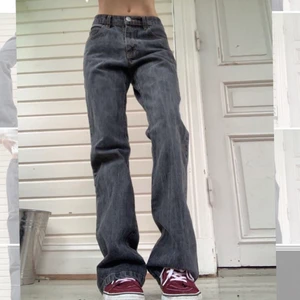 Jeans - Jättesnygga jeans med den perfekta passformen! Liknar de populära från Zara. Har ingen bild därbak men kan fixa vid intresse...💓💓Först till kvarn! Står att de är storlek 29 men passar en S