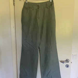 linnebyxor  - jättefina blå/gråa linnebyxor! bra skick 