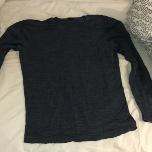 Tröja - Fin tröja som är lite mysig att ha på sig. Storlek L. Nyinköpt pris 150 kr. Mitt pris 75 kr