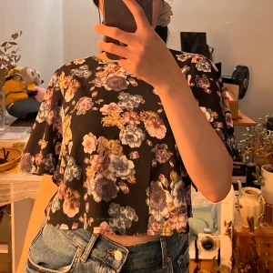 Bik Bok - 💜 Fin tops,aldrig använd 💜Storleken är xs/s 💜Hör gärna av dig om du vill se fler bilder. 