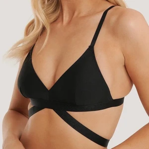 NA-KD Banded Trisngle Bra NY! - Ny med lappar kvar