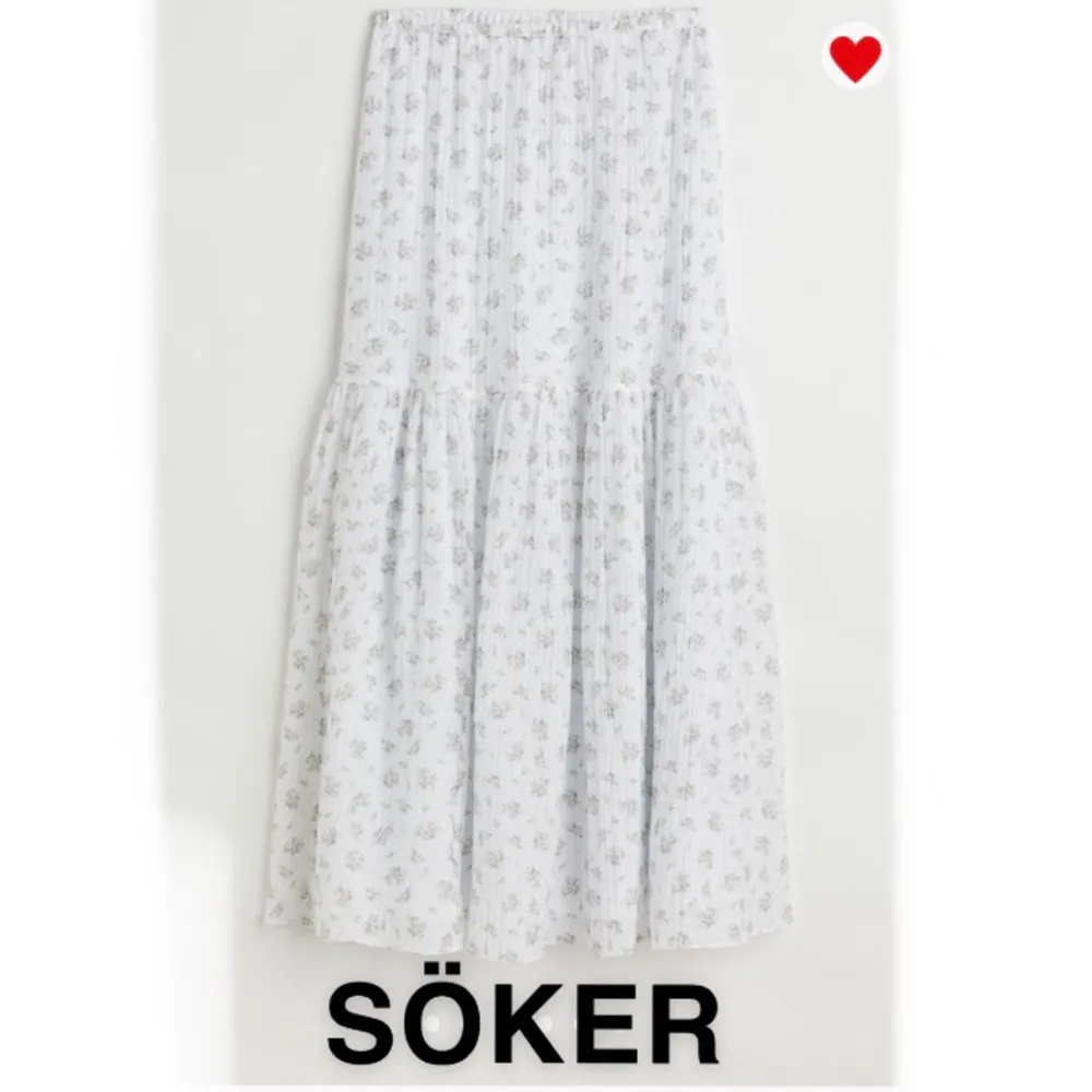 Söker denna kjol från h&m. Om någon vet nån som säljer den eller om du säljer den hör av dig till mig!  Gärna storlek XS men  S kan också funka! 💗🏄🏾‍♀️. Kjolar.