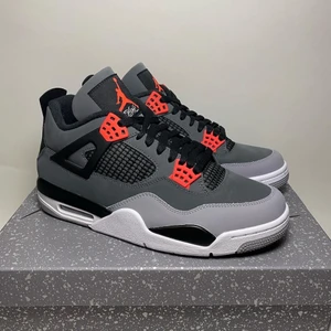 Jordan 4 infrared  - Jordan 4 infrared ❤️🖤🤍 Finns tillgängliga i storlekarna 44 , 44,5 Skick 10/10 helt nya!  Pris 2699kr st exklusive frakt 🚚   Bara att kontakta Vid funderingar eller fler bilder! ⚜️