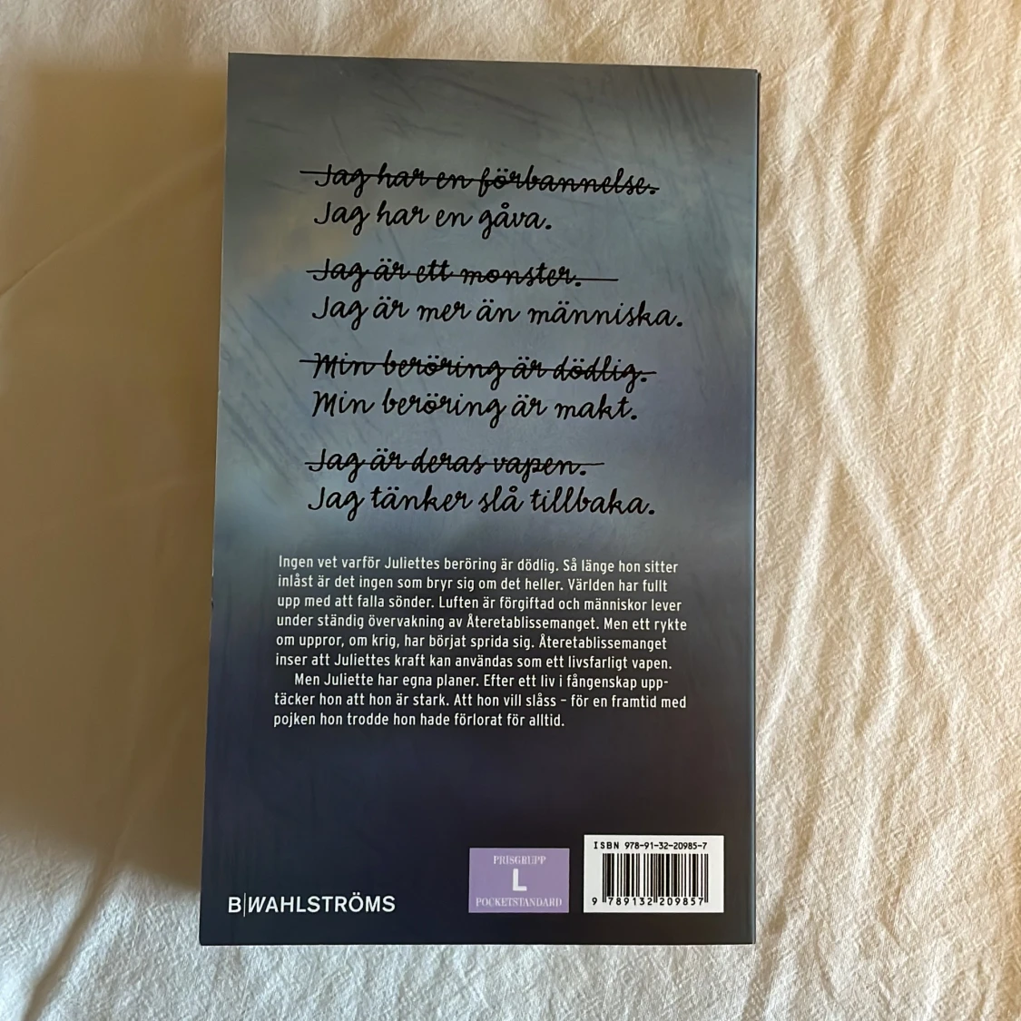 rör mig inte! (shatter me #1) - 90