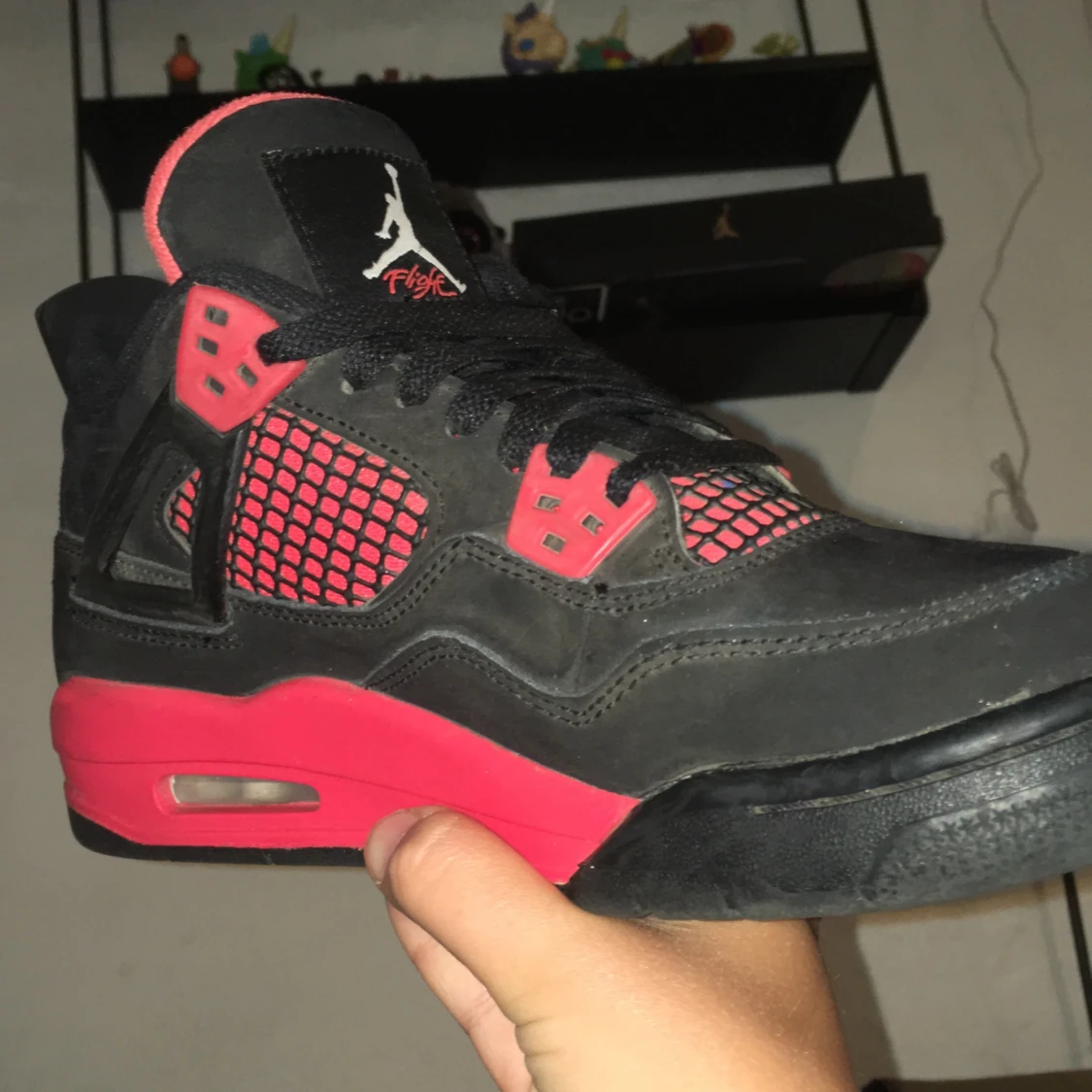 Säljer min jordan 4 red thunder - 90