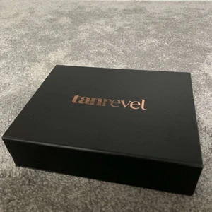 Tanrevel - En helt oanvänd och oöppnad tanrevel. Säljes pga kommer inte komma till användning. Passa på till en bra och fräsch bränna till billig peng!🥰😎 Skriv vid intresse elr ev. frågor