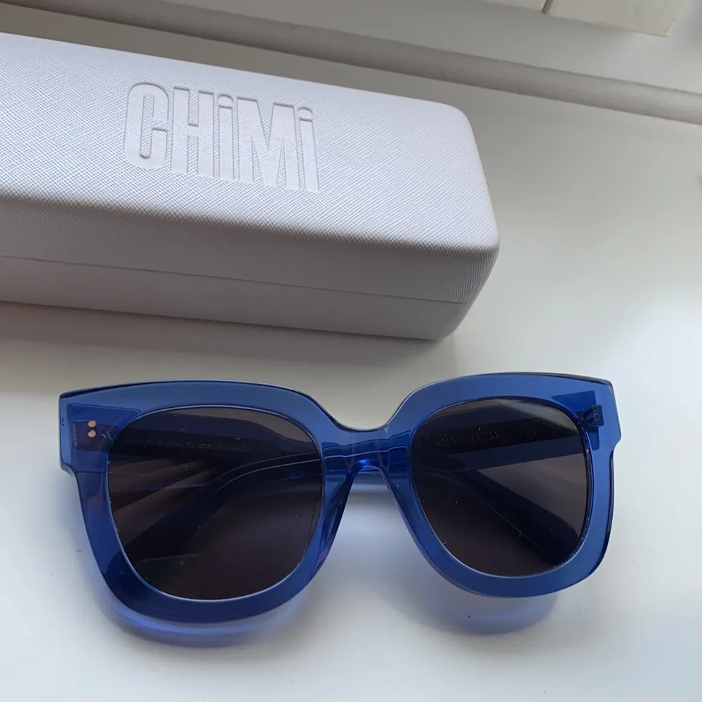 Säljer mina chimi solglasögon då dem inte används alls, finns inte längre i butik men det är 08 core om man vill se lite andra vinklar på hemsidan.  Kan skickas med post om det går bättre än att mötas . Accessoarer.