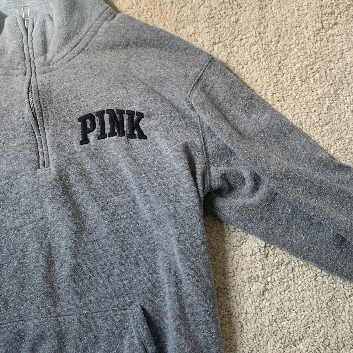 En grå tröja  - 91