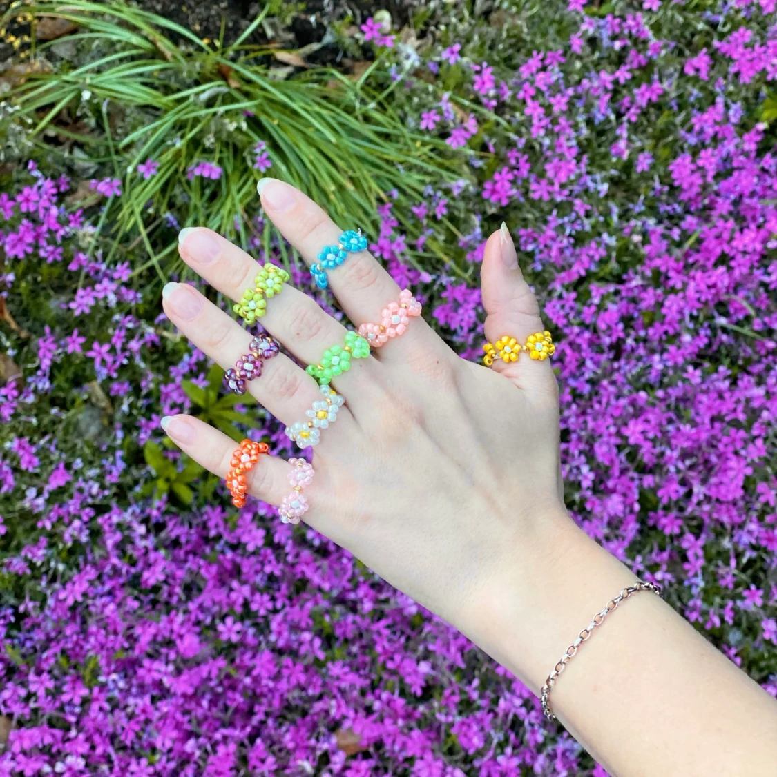 Pärlringar med blommor