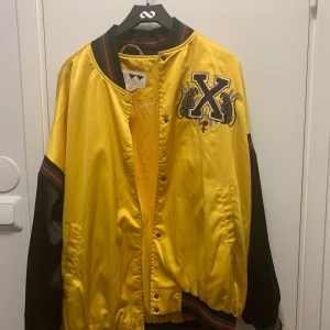 Jacka  - För dig som vill ha en färgglad sommarjacka 