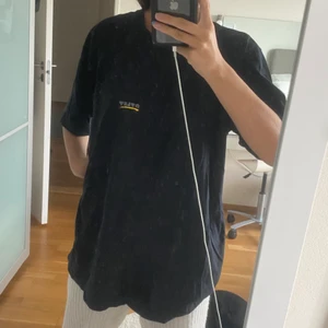 Tshirt - Cool tshirt köpt secondhand, storlek L💓