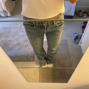 Zara blåa jeans - Helt nya ljus blåa straight leg jeans från zara, endast prövade 😻
