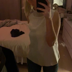 Zara topp - Snygg beige zara topp med krage! Super snygg 🤩 storlek S