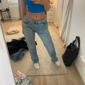 Levis 501  - Levis 501 vintage i herrmodell, skit snygga och efterfrågade! Om det är många intresserade blir det budgivning🫶🏻