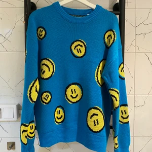 Stickad tröja  - Sjukt cool tröja som jag tyvärr bara använt 1 gång och kommer nog ej användas mer av just mig. 