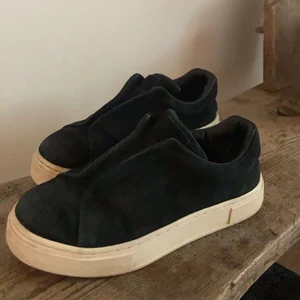 Eytys  - Lägger ut igen då det blev missförstånd. Köpte dessa på plick men de va för stora så säljer nu. Ett ganska använt skick. Slitna i hälar osv.