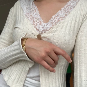 3 för 1 - Säljer 3 tröjor tillsammans (kan säljas enskilt). Men de alla passar ihop så det blir billigare som ett litet kit.  