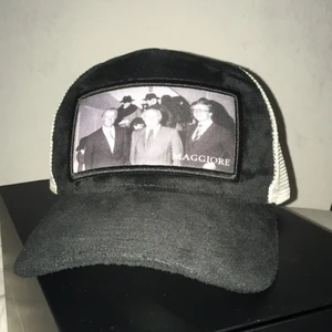 Säljer eller byter  - Säljer min maggiore C5 eller byter du får med box och påse de är ganska bra skick bara att spännet är sönder💖💖💖💖💖😘😘