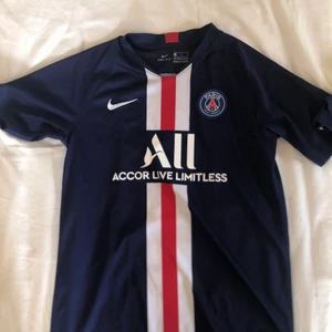 Psg tröja - PSG tröja 20-21 säsongen utan namn. Osliten 