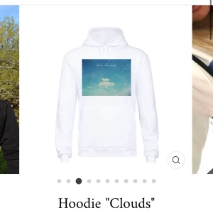 The cool elephant  - Jätte fin Hoodie från the cool elephant, säljs då den inte kommer till användning 💞, skriv för bilder på , KLICKA INTE PÅ KÖP!