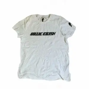 vit billie eilish t-shirt, hör av dig vid intresse! ❤️