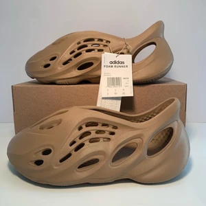 Yeezy fram runner ochre  - Yeezy foam runner ochre   Storlek: •US 8 (EU 42)  Pris - 1350kr  Cond: 9.5/10 testade 10 gånger ungefär   Du når mig via PM vid köp eller fundringar. 1350kr  Instagram: Dave.store1