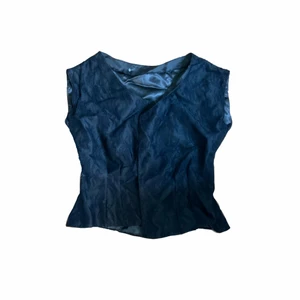 svart väst!  - svartväst köpt från myrorna i fint skick. Hör av dig vid intresse 😄