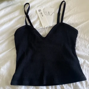 Zara linne - Intressekoll på mitt slutsålda linne från zara använt endast 1 gång och det är i väldigt bra skick! (Lånade bilder)💕köp direkt för 350kr+frakt