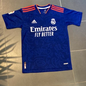 Real Madrid fotbollströja  - Storlek S Borta tröjan 2022/23