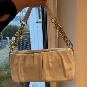 Nelly väska  - Som ny