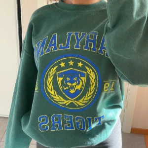 Tröja Urban Outfitters  - Från Urban Outfitters. storlek s 