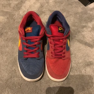 Nike dunk sb PRO Barcelona  - Ett par skate skor som blivit använda 3-4 gånger och är i bra skick. Säljs pågrund av att de blivit för små
