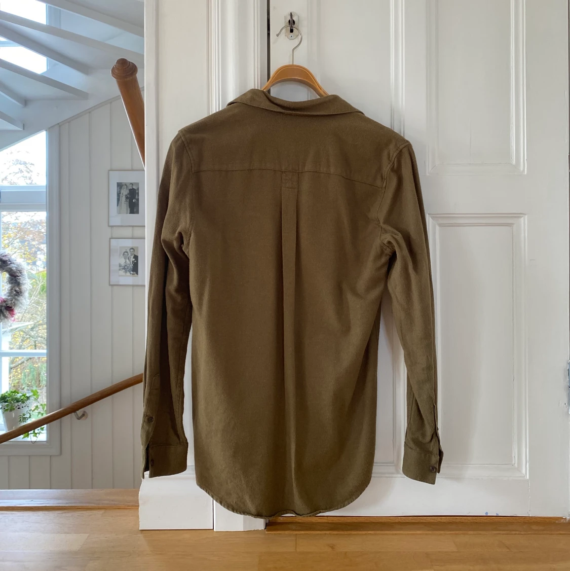 Olivgrön skjorta - 90