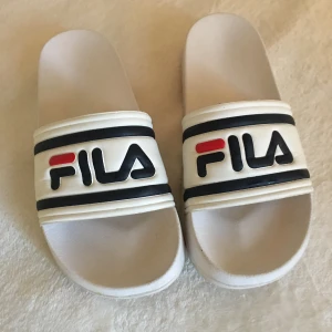 Frila tofflor stl 37 - Knappt använda. Skick som på bild 