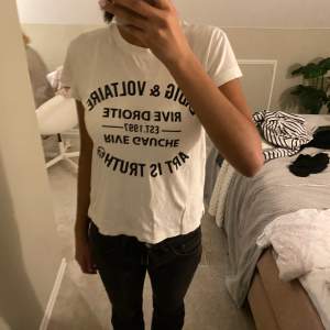 Säljer min fina t-shirt från Zadig&Voltaire då den inte kommer till användning. Den är i nyskick💓