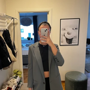 Zara blazer storlek S - Grönaktig blazer. Frakt inkluderat i priset!