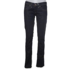 Jeans  - Säljer mina skit snygga Levis jeans som jag säljer pga att de är för små för mig 💗