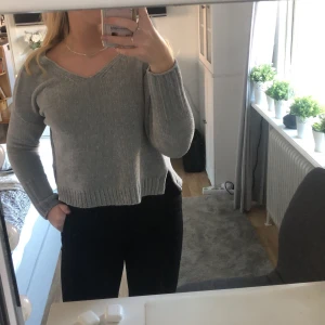 Tröja - Grå tröja från Hollister. Använd få gånger. Köparen står för frakten!