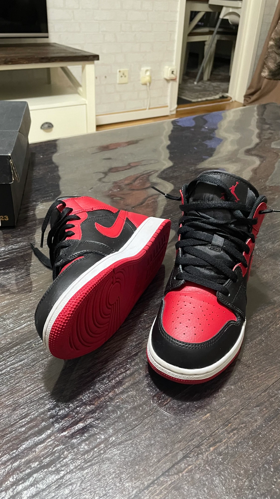 Air Jordan 1s mid banned 2020 (GS) - 90