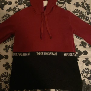 Armani  - De är i bra skicka och jag har inte använt den  mycket 