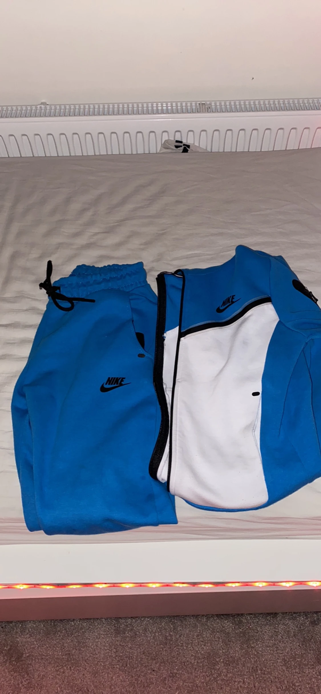 Nike tech fleece (blå/vit)