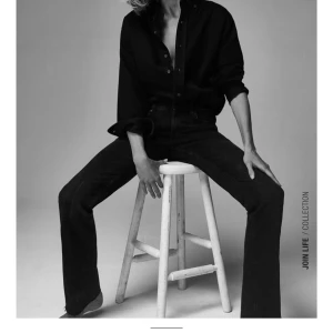 Oanvända jeans Zara - Storlek 40 (passar egentligen 36-38 väldigt små i storleken) Aldrig använda 💗 Ny kollektion!!