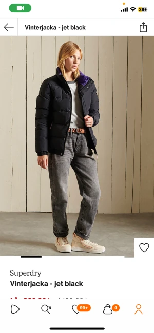 Jacka  - Vinter jacka köpt förra året, bra skick som ny :) köpte för 1200 priset kan sänkas vid snabb affär 