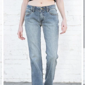 Lågmidjade jeans - Snygga Lågmidjade jeans💖helt oanvända och lappen kvar💖kom privat om du har några frågor! HAR EGEN FRAKT PRIS 
